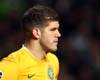 Daniel Alves aponta Forster como substituto de Valdés