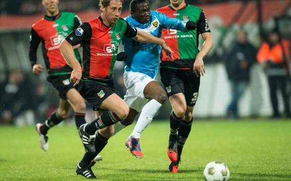 Michel Breuer in duel met Uche Nwofor