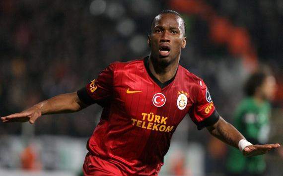 Didier Drogba celebrates his goal against Akhisar Belediyespor