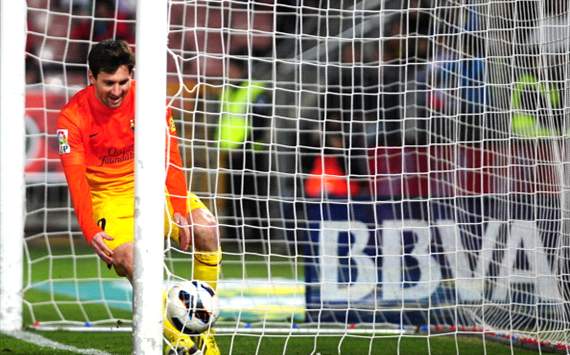 Lionel Messi marca el empate del Barcelona ante el Granada