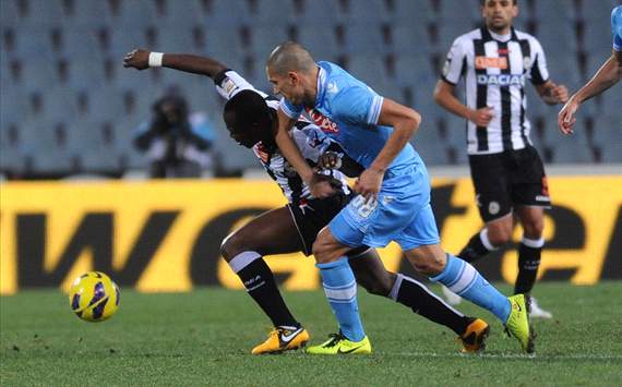 Emmanuel Badu (U), Gokhan Inler (N) - Udinese-Napoli - Serie A