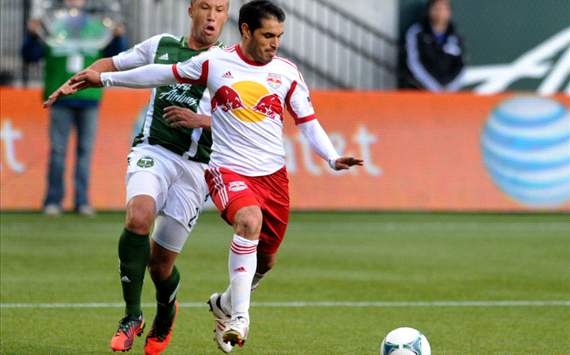 Fabian Espindola, Mikael Silvestre; Portland Timbers - New York Red Bulls, MLS
