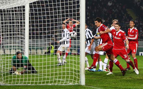 Juventus - Bayern 2009, Gianluigi Buffon - Mario Gomez