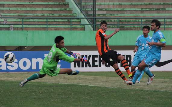Persibo Bojonegoro & Sunray Cave JC Sun Hei (GOAL.com/Guntur Nugroho)