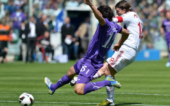 Riccardo Montolivo scores - Fiorentina-Milan