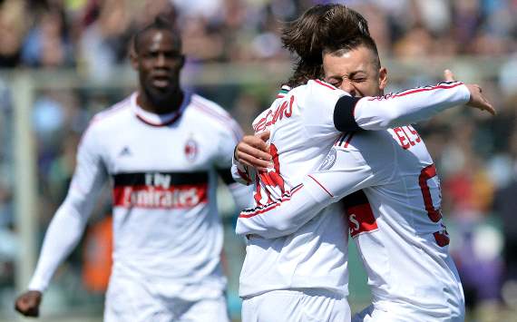 Milan players celebrating - Fiorentina-Milan