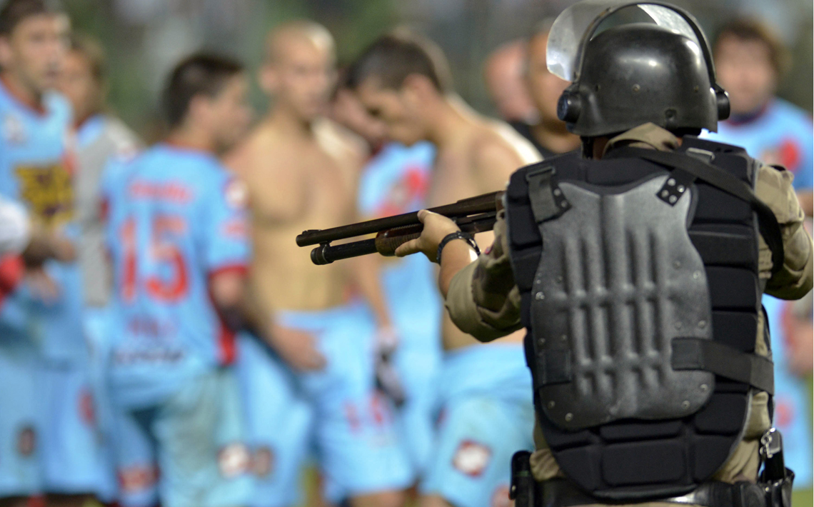 La agresión al plantel de Arsenal en Brasil