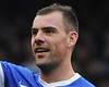 VIDEO: Darron Gibson Segera Naik Meja Operasi