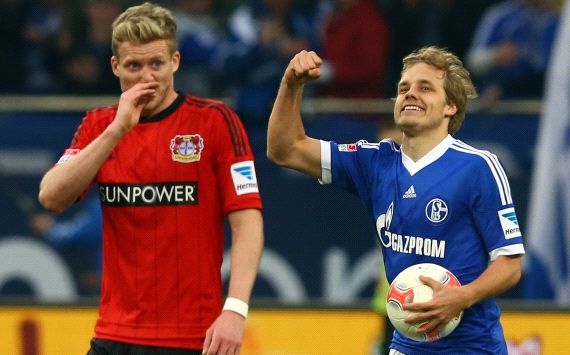 Germany, Bundesliga, FC Schalke 04 vs. Bayer 04 Leverkusen, Lars Bender; Teemu Pukki