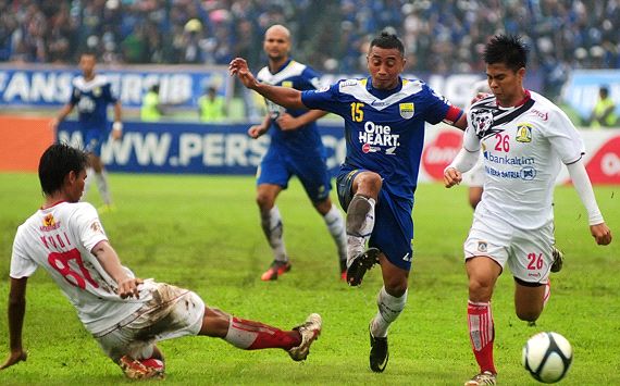 Persib vs. Persiba Balikpapan