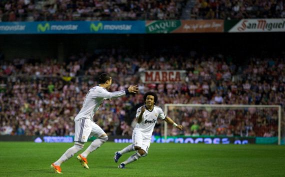 Cristiano Ronaldo y Marcelo celebran con el Real Madrid ante Athletic de Bilbao