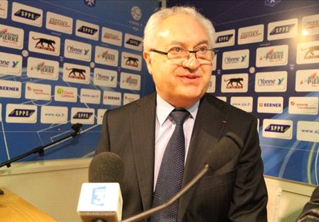 Analyse - Auxerre navigue à vue et une lutte des clans peut-être relancée