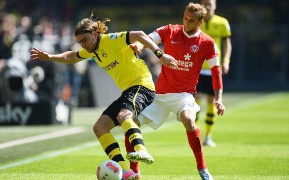 Dortmunds Schmelzer dreht sich gegen den Mainzer Risse