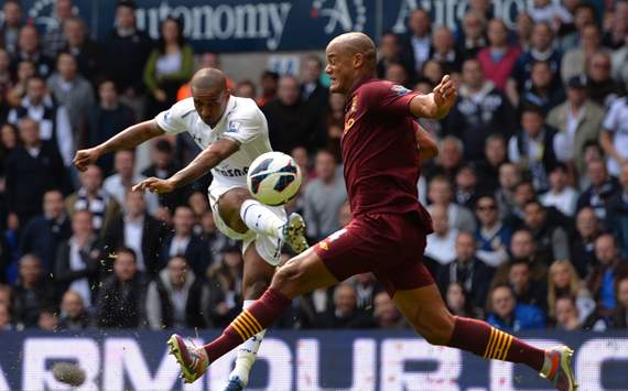 EPL - Tottenham Hotspur v Manchester City, Vincent Kompany and Jermain Defoe