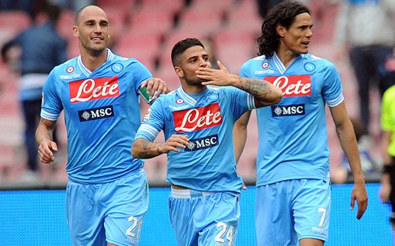 Napoli celebrating vs Cagliari