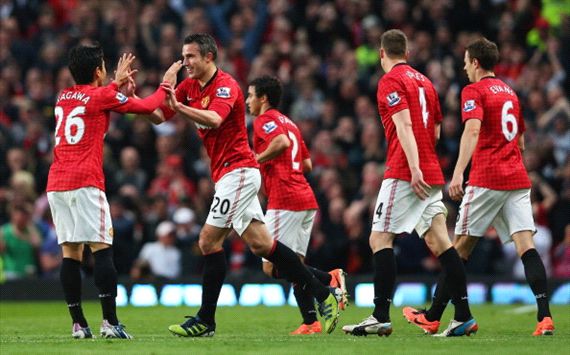 Shinji Kagawa, Robin van Persie, Manchester United v Aston Villa