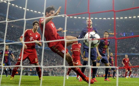 Uploading UEFA, Champions League, FC Bayern Munich vs. FC Barcelona, Mario Gomez