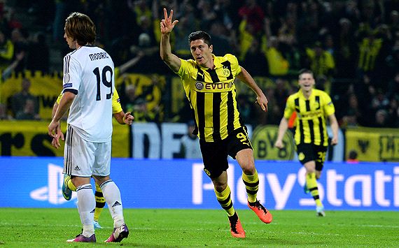 Festejo Lewandowski tercer gol