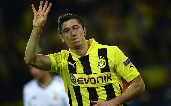 Festejo cuarto gol Lewandowski