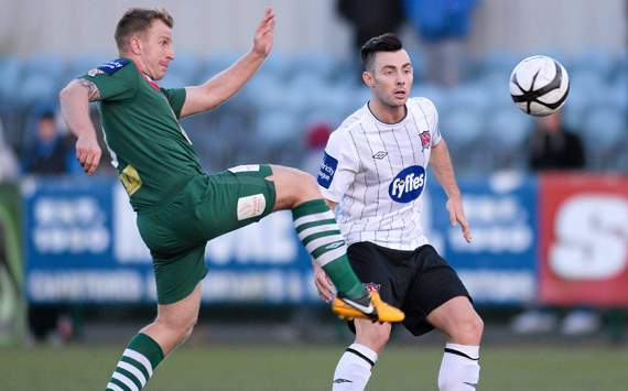 26 April 2013; Daryl Kavanagh, Cork City, in action against Richie Towell, Dundalk. Airtricity League Premier Division, Dundalk v Cork City, Oriel Park, Dundalk, Co. Louth
