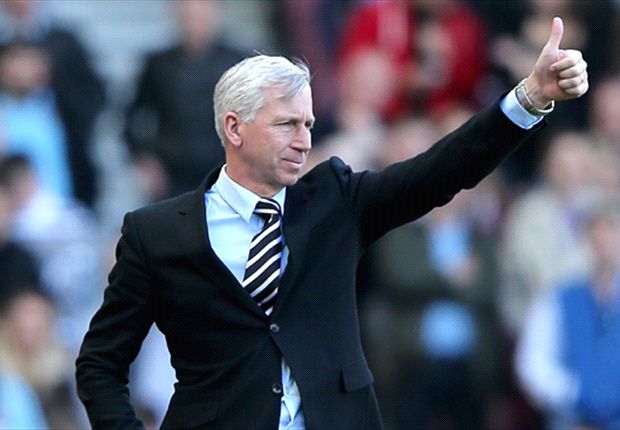 Pardew aims to finish above Manchester United