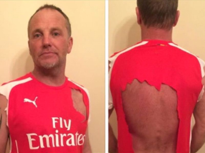 Arsenal fan RIPS UP shirt after Manchester United loss