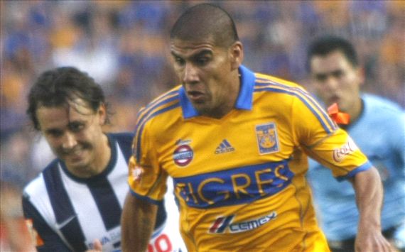 Carlos Salcido, Omar Arellano, Tigres vs Monterrey