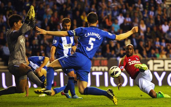 EPL - Wigan Athletic v Swansea City, Dwight Tiendalli, Gary Caldwell and Joel Robles