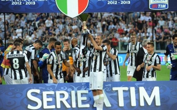 Chiellini and Juventus Scudetto celebrating