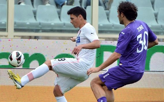 Luca Toni and Alejandro Faurlin - Fiorentina-Palermo