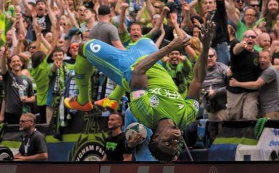 Obafemi Martins vs San Jose