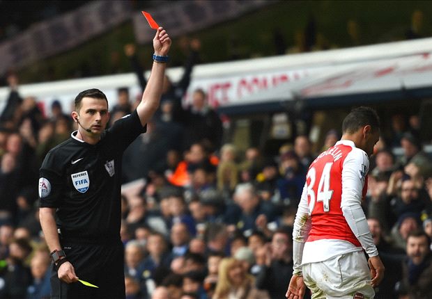 Arsenal battle to draw at Tottenham after Francis Coquelin red card