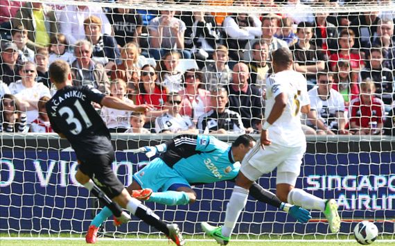 EPL - Swansea City v Fulham, Alexander Kacaniklic