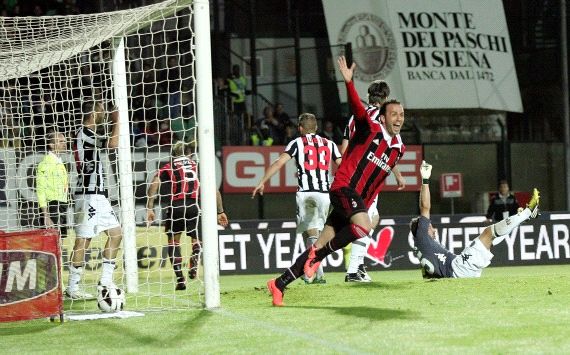 Philippe Mexes scores the decisive goal in Siena-Ac Milan
