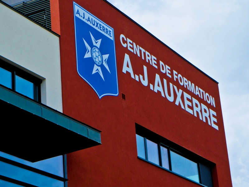 OFFICIEL - Le club d'Auxerre racheté par des investisseurs chinois