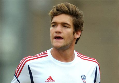 Sunderland Belum Menyerah Kejar Marcos Alonso