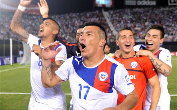 Chile celebra el triunfo ante Paraguay en Asunción