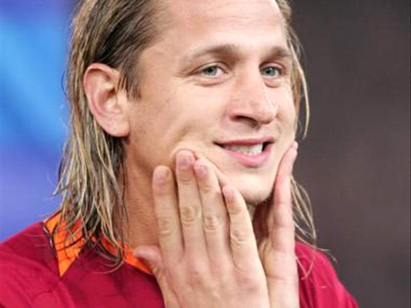 The disappointing 1-1 draw with 10-man Napoli at the Stadio Olimpico has raised more questions about Roma&#39;s title credentials and Phillipe Mexes claims the ... - 29007_gallery