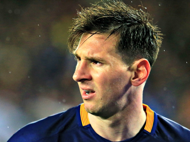 Messi pays tribute to 'legend' Cruyff