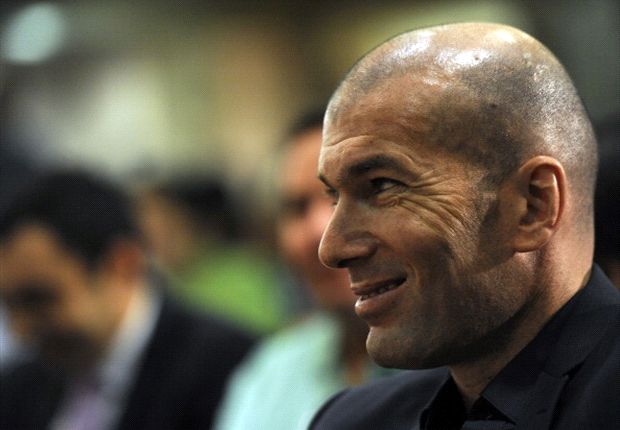 Gelandang Terbaik Dalam 20 Tahun Terakhir Versi Zinedine Zidane