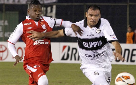 Julio Manzur frena a Jefferson Cuero - Olimpia vs Santa Fe