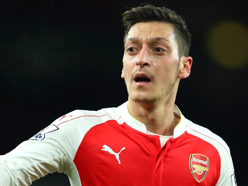 Ozil to delay Arsenal contract talks until after Euro 2016