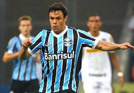 Atacante Kleber está fora da fase de grupos da Libertadores
