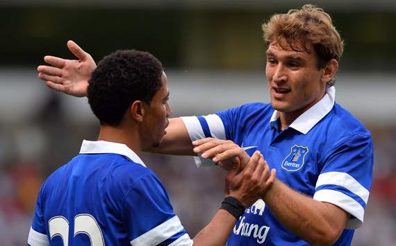 Nikica Jelavic & Steven Pienaar
