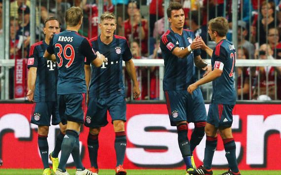 FC Bayern Munich celebrate goal vs Sao Paulo, Audi Cup