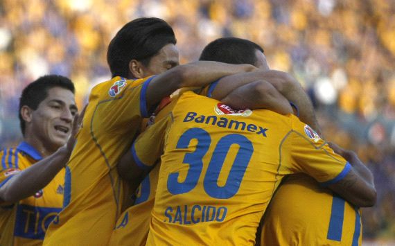 Tigres celebra un gol