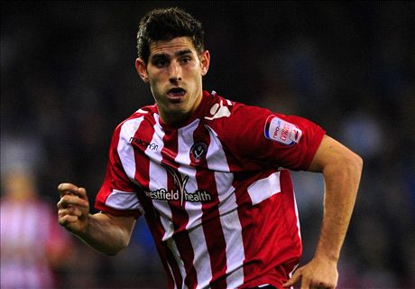 Ched Evans signs for Chesterfield