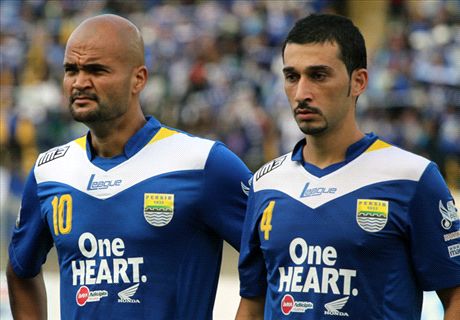 Van Dijk Akan Tinggalkan Persib?
