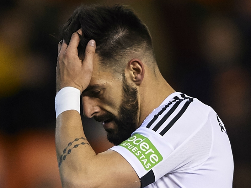 Cringe! Besiktas announce Negredo signing with awful video