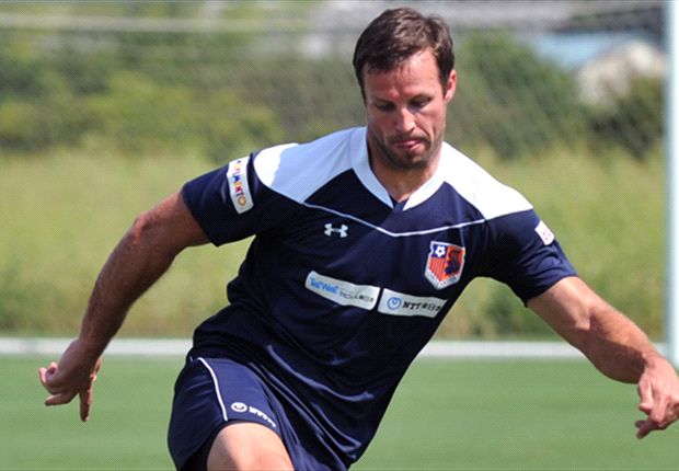 The former Blackburn stalwart begins training with the Squirrels